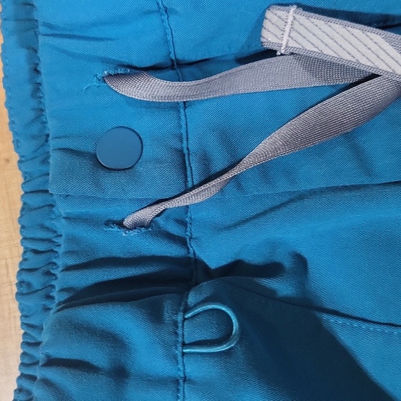 FIGS Technical Collection Teal Elastic Tie Waist Scrub Pants w/ lots of Pocket-M - Picture 4 of 13
